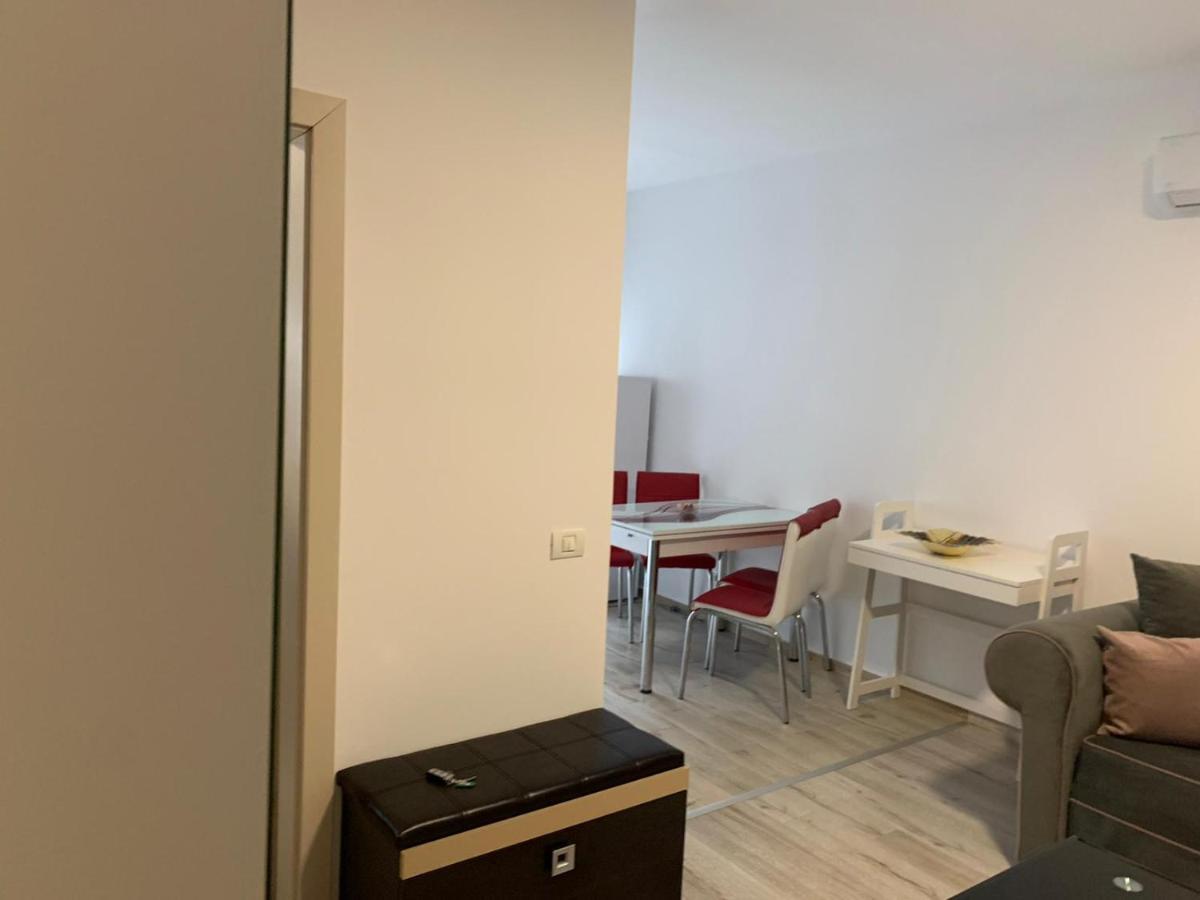 Apartament Cu 2 Camere Орадя Экстерьер фото